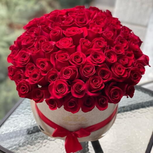 100 fresh red roses in box