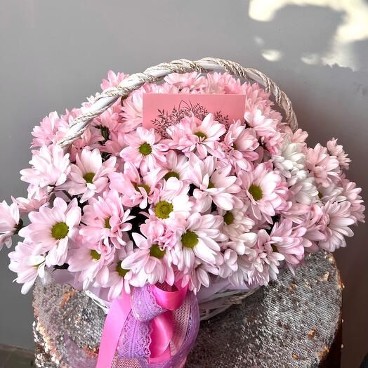 Шикарная корзина с хризантемами