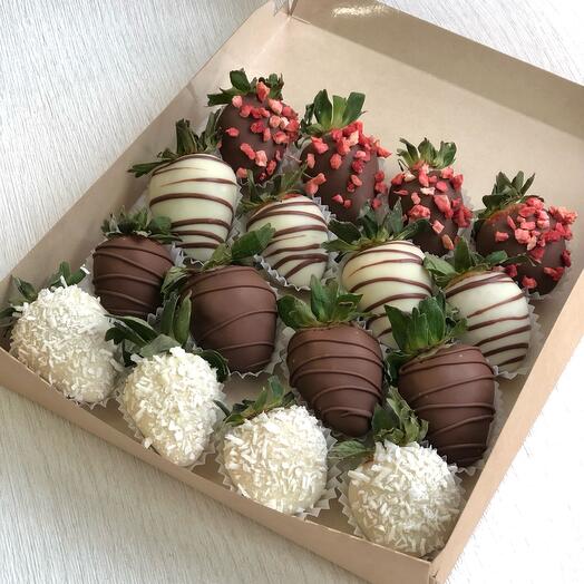 Клубника в бельгийском шоколаде 16 шт