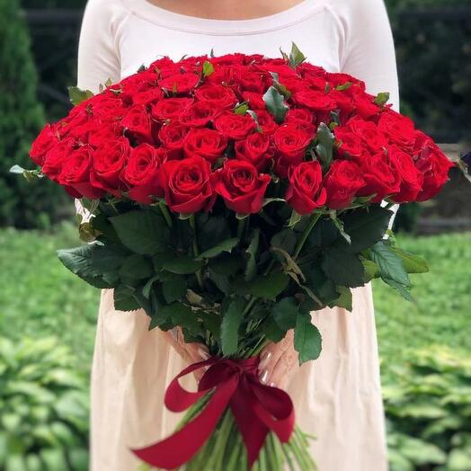 Bouquet of 100 red roses "Aroma of passion"