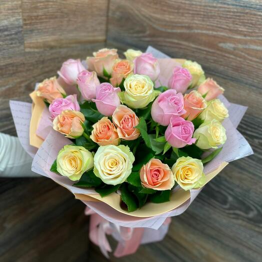 Букет из роз 25 штук