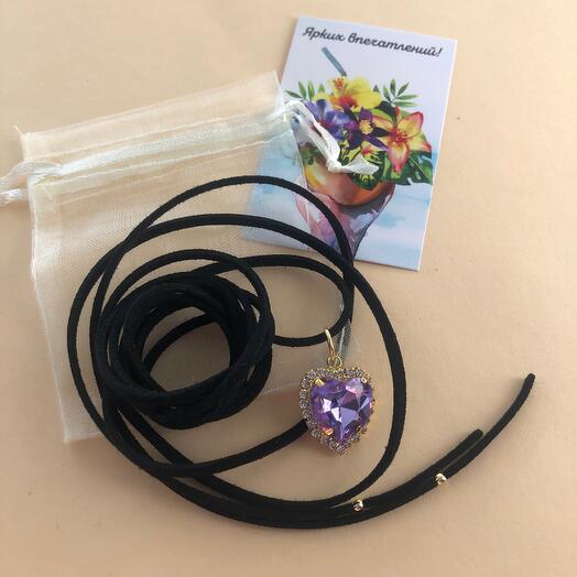 Чокер на шнуре с подвеской сердце, сиреневый