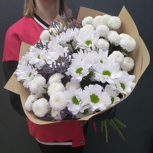 Bouquet of white chrysanthemums mixed in craft