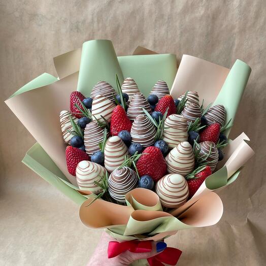 Bouquet of chocolate-covered strawberries and blueberries