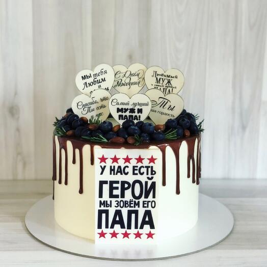 Торт с надписями на сердечках