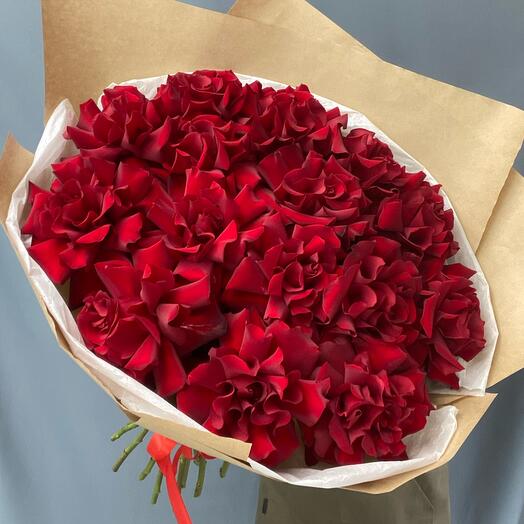 Эффектный букет из королевских бордовых роз👑♥️