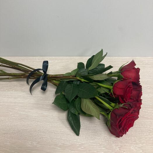 10 красных роз