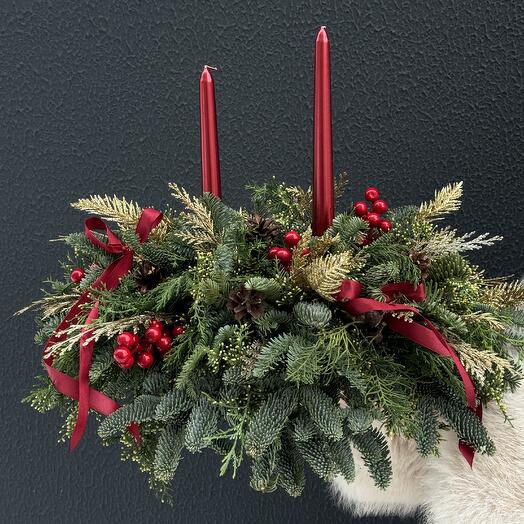 Новогодняя композиция для праздничного стола со свечами