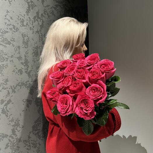 15 pink roses