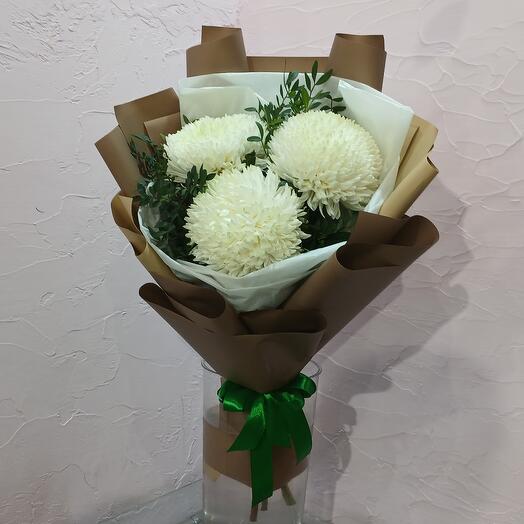 Bouquet of chrysanthemum Magnum