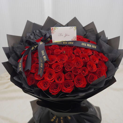 101 Premium Red Roses Hand Tied 70cm long stems