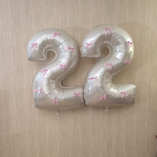 Две цифры крем с бантиками