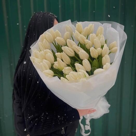 Букет из 45 белых тюльпанов