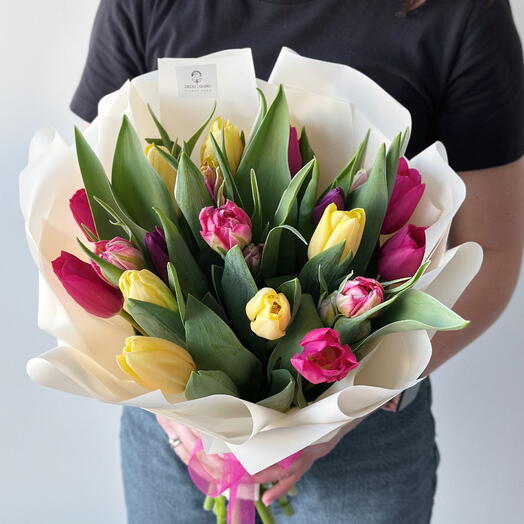 Tulips mix 19 pcs. In modern wrapping