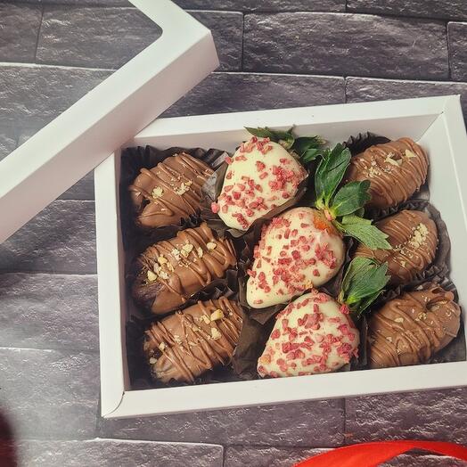Клубника с Королевскими финиками