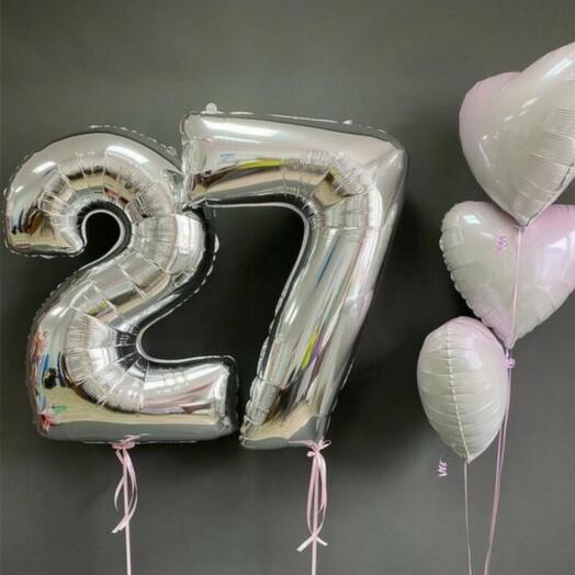 A set of 2 numbers (any) and hearts