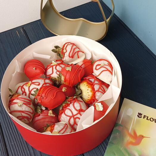 Клубника в шоколаде 400 грамм