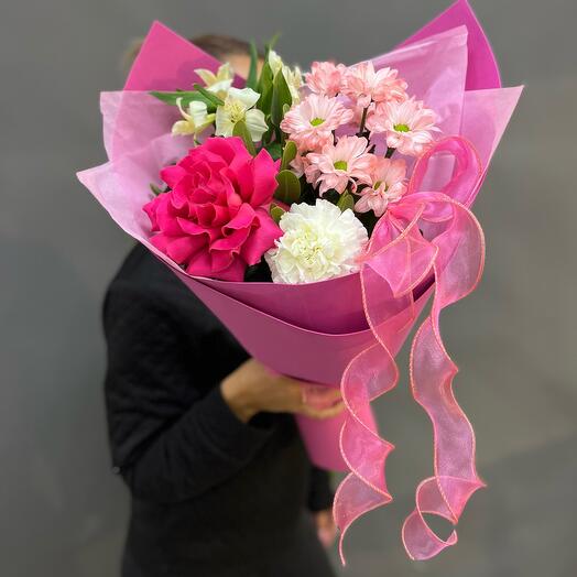 The bouquet is assembled "for the delicate and beautiful"