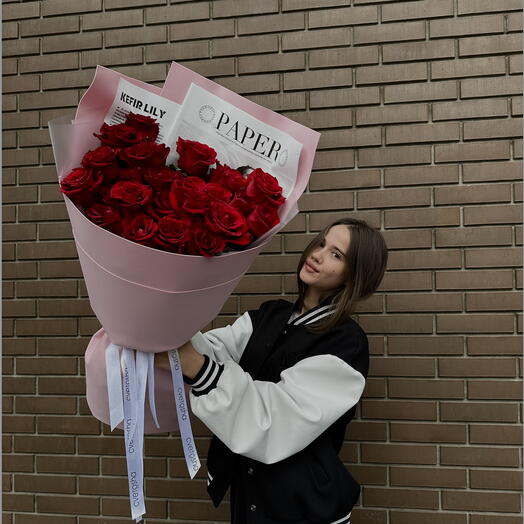 A giant bouquet of 25 gorgeous roses 55 cm
