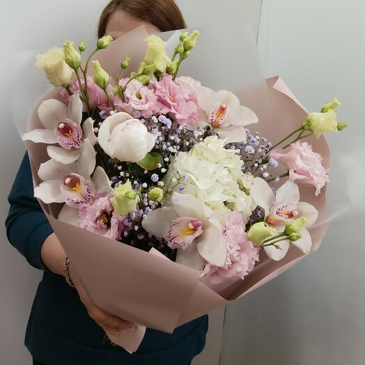 Букет Воздушное послание пион орхидеи эустома гипсофила
