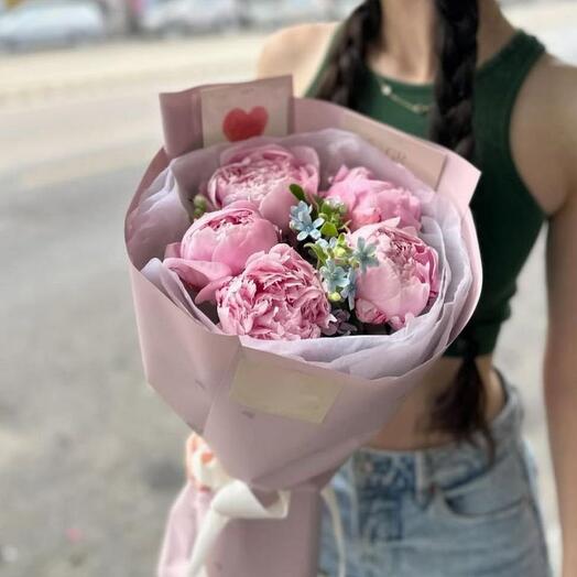 Букет пионов с оксипеталумом