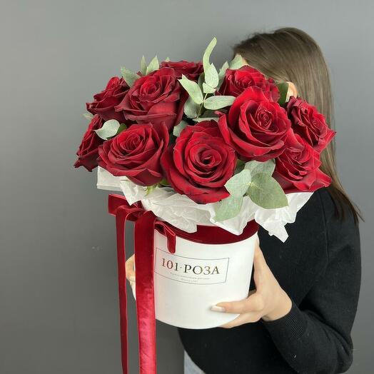 Шляпная коробка «15 Красных Роз»