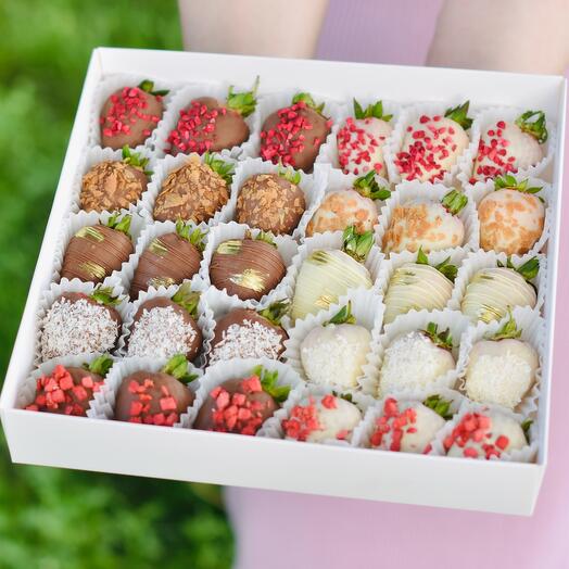 Набор клубники в шоколаде маме «Самый любимый», 30-35 шт