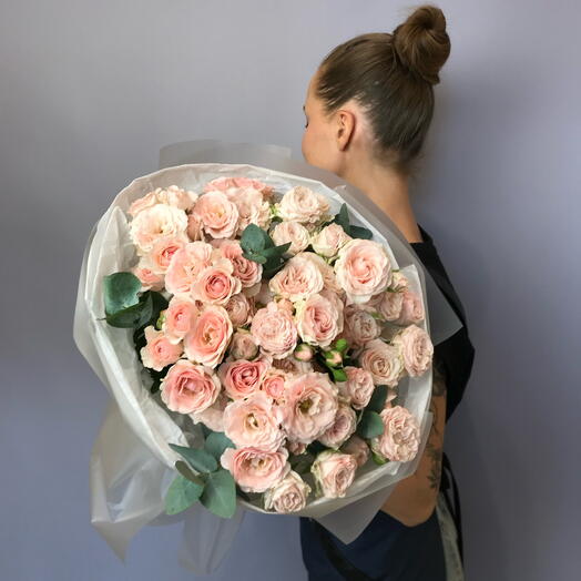 Нежно розовый кустовые розы