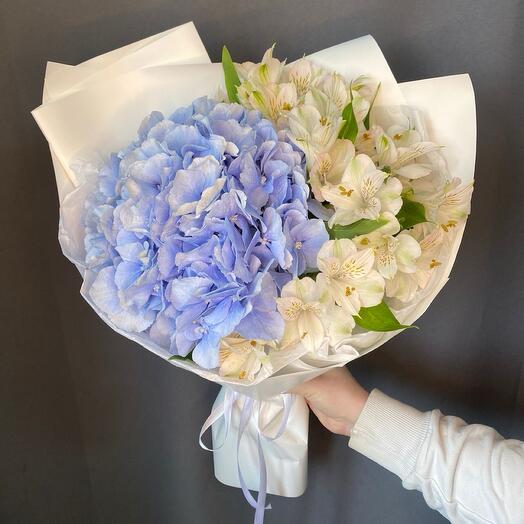 Авторский букет из гортензии