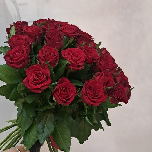 Букет из 37 красных роз