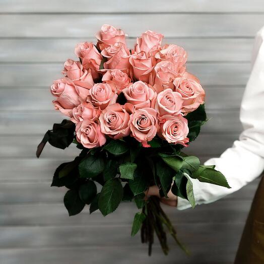 19 розовых роз Эквадор 50 см