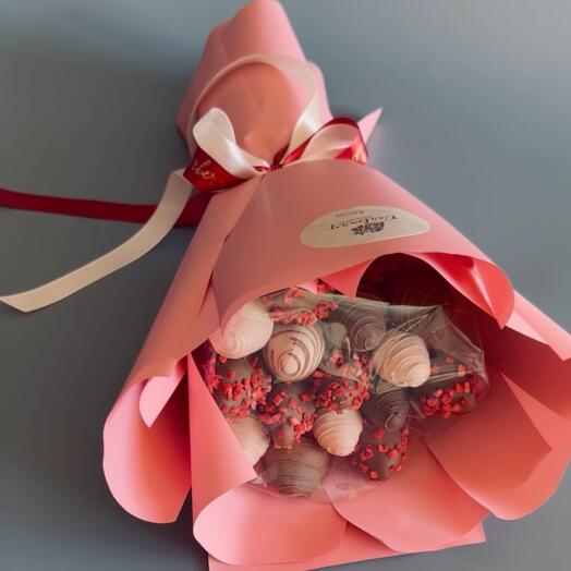 Букет из клубники в шоколаде любимой девушке 15 шт