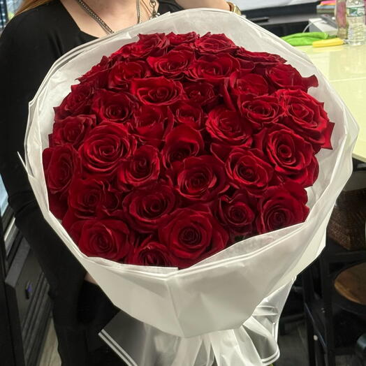 50 red roses