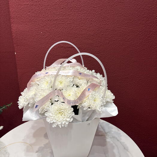 Нежный красивый моно букет хризантем