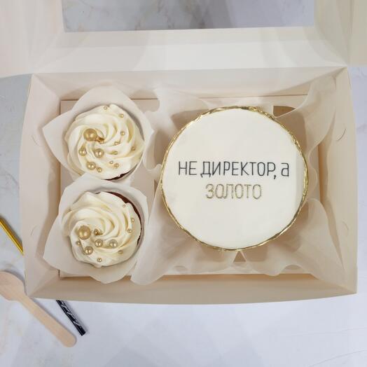 Бенто и два капкейка для директора