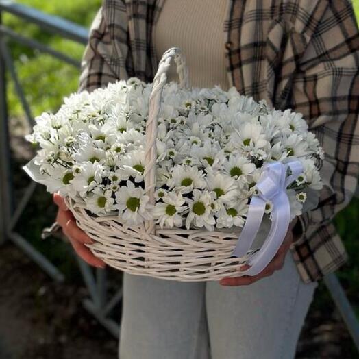 Ромашки в корзине