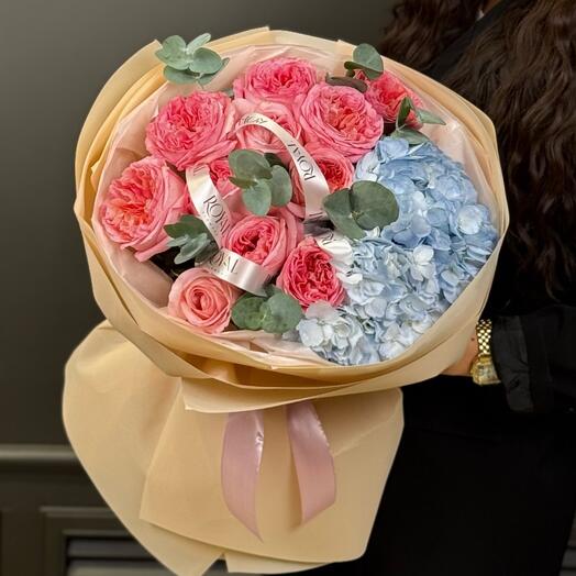 Евробукет из гортензии и роз