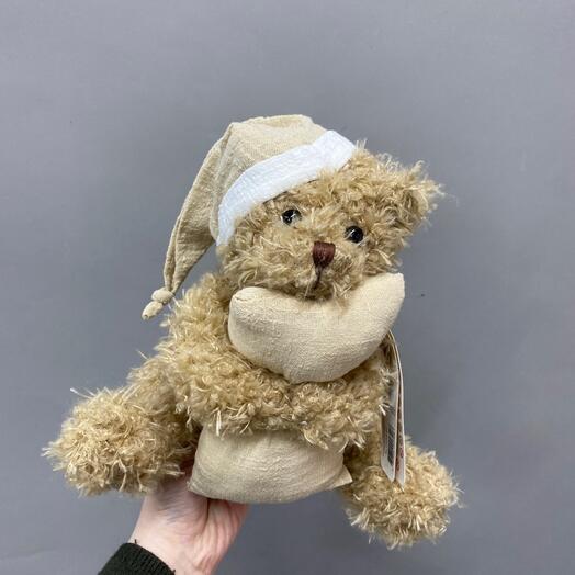 Мишка в ночном колпаке с подушкой