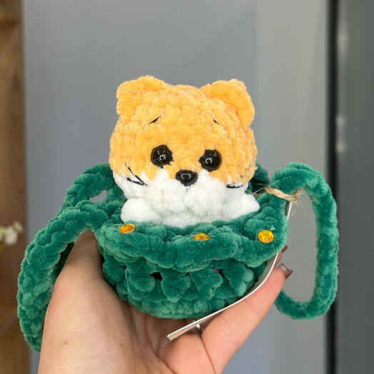 Котенок в сумочке