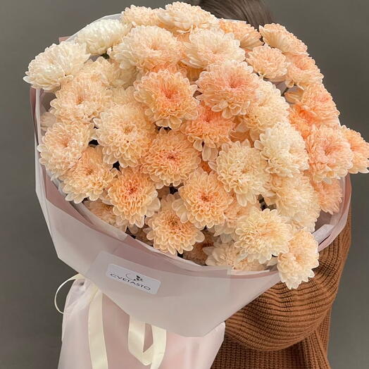 Белоснежный букет из хризантем