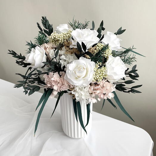 Простоит 1 год! Композиция из живых стабилизированных цветов в керамической вазе для мамы