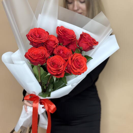 Букет 9 красных (алых) роз Эквадор