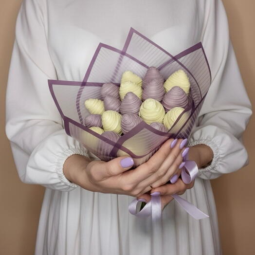 Букет клубники в шоколаде "Violette" 19-шт