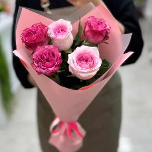 Розовые розы микс