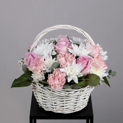 Корзина с цветами «Пудра»