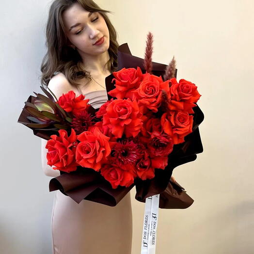 Букет "RED" L размер