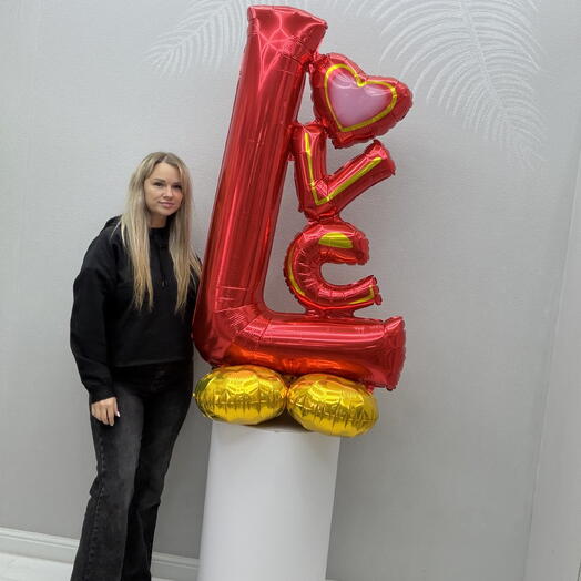 Фигура Love красная