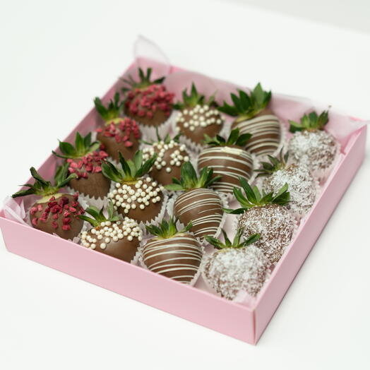 Клубника в Шоколаде 16 шт. Бельгийский шоколад Callebaut. Подарочный набор "Ягодная Симфония-1"
