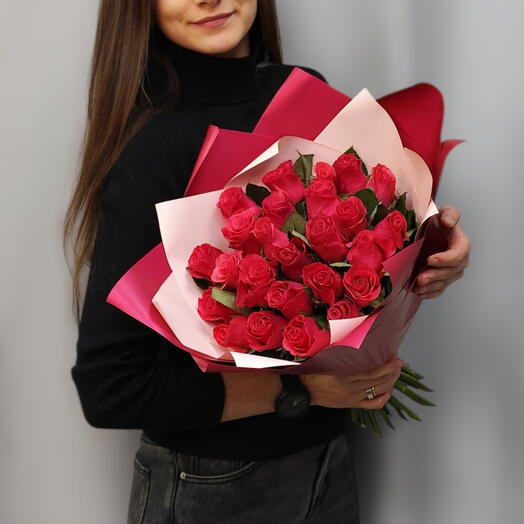 Букет из 25 малиновых роз