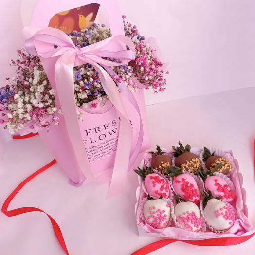 Набор для девушки "Цветы +🍓"